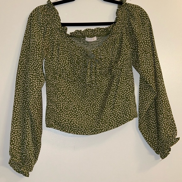 Green Print Smocked Going out Top, Medium NWOT - Picture 3 of 7